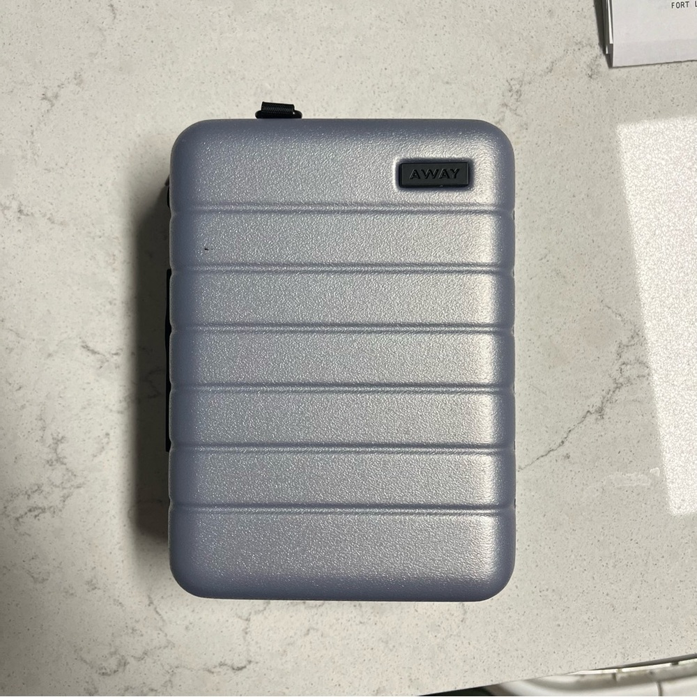 Away Mini Suitcase in Silver